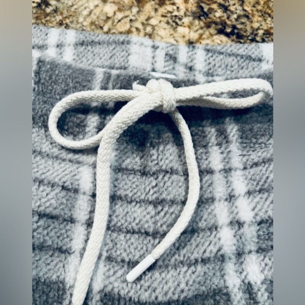 NWT Aerie Snowed In Joggers - Picture 5 of 9